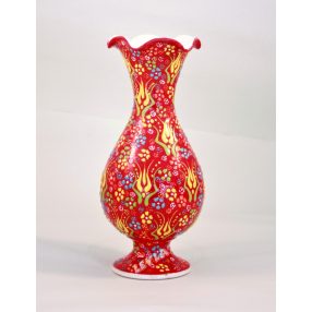 Hullámos szélű, kézzel festett kerámia váza 